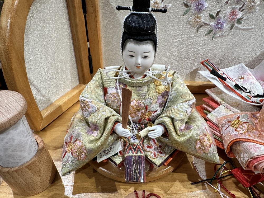 三寸<BR>おぼこ雛京刺繍飾り