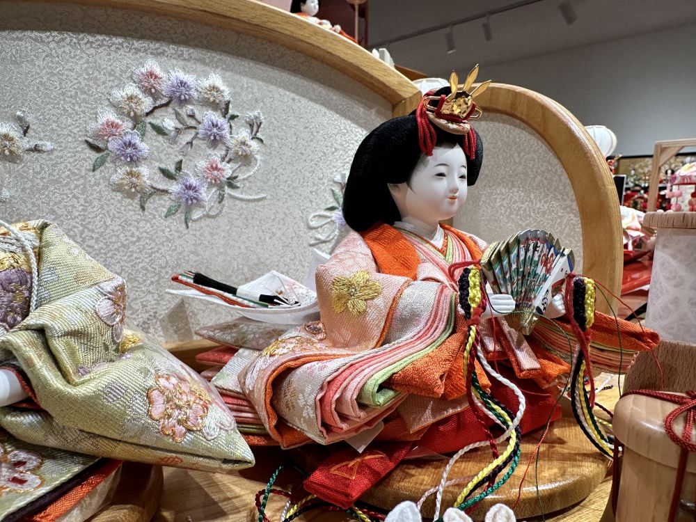 三寸<BR>おぼこ雛京刺繍飾り