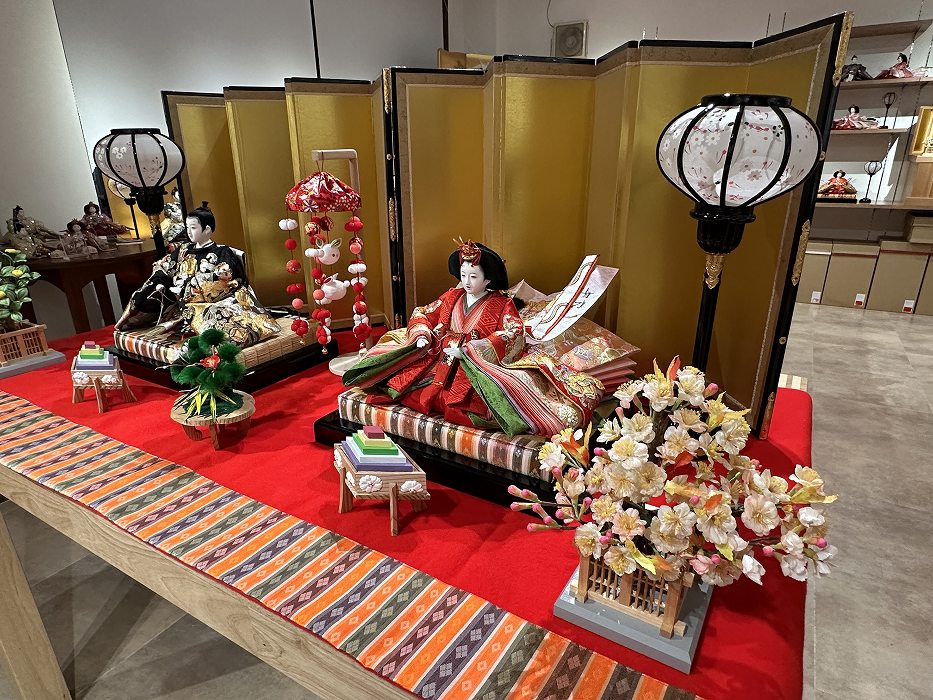 九番<BR>金彩京刺繍親王飾り