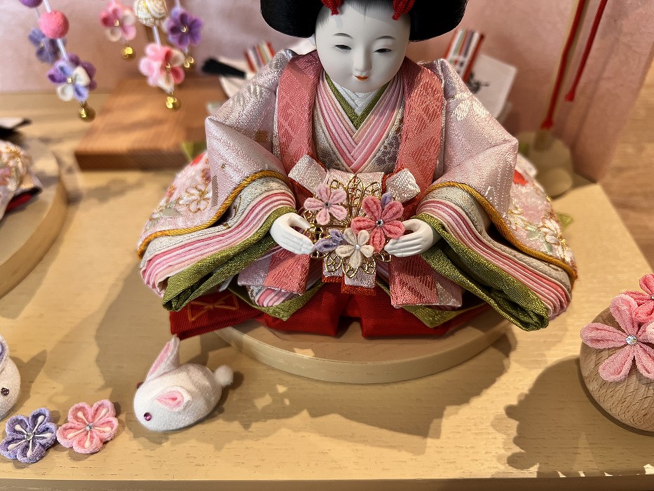 三寸<BR>おぼこ雛京刺繍飾り