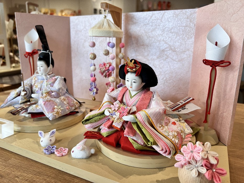 三寸<BR>おぼこ雛京刺繍飾り