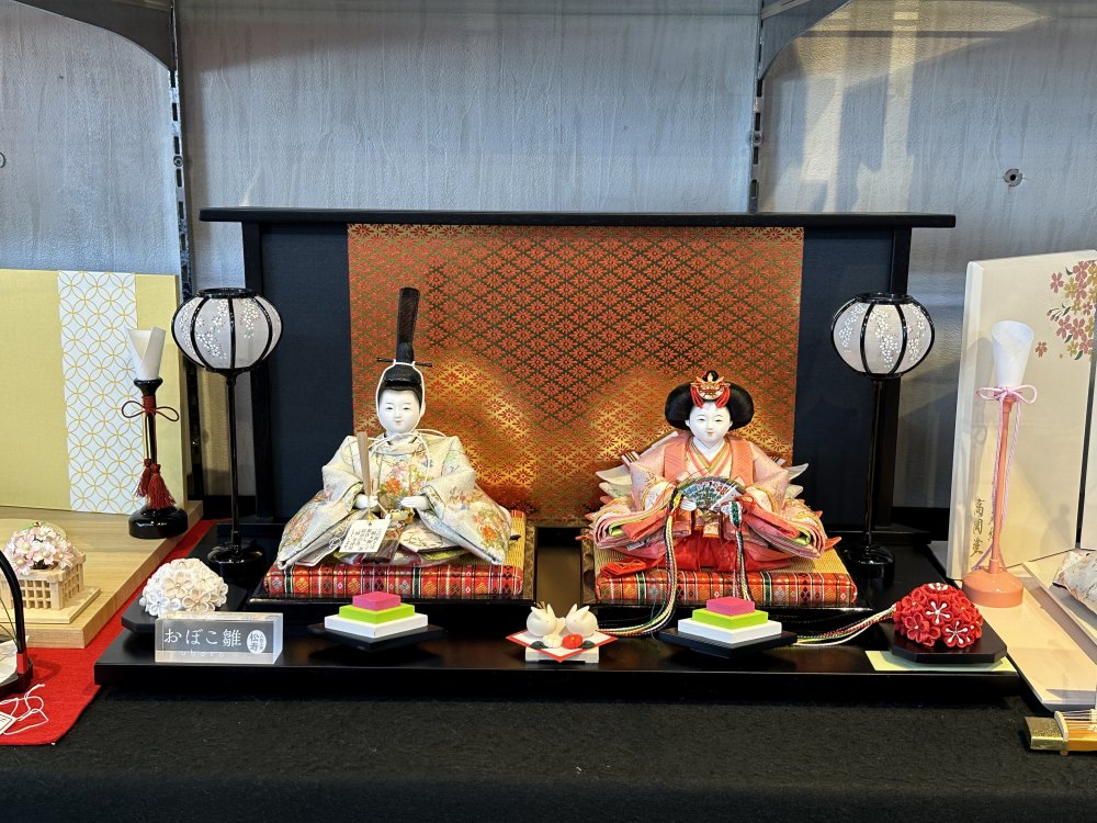 三寸<BR>おぼこ雛金彩京刺繍親王飾り