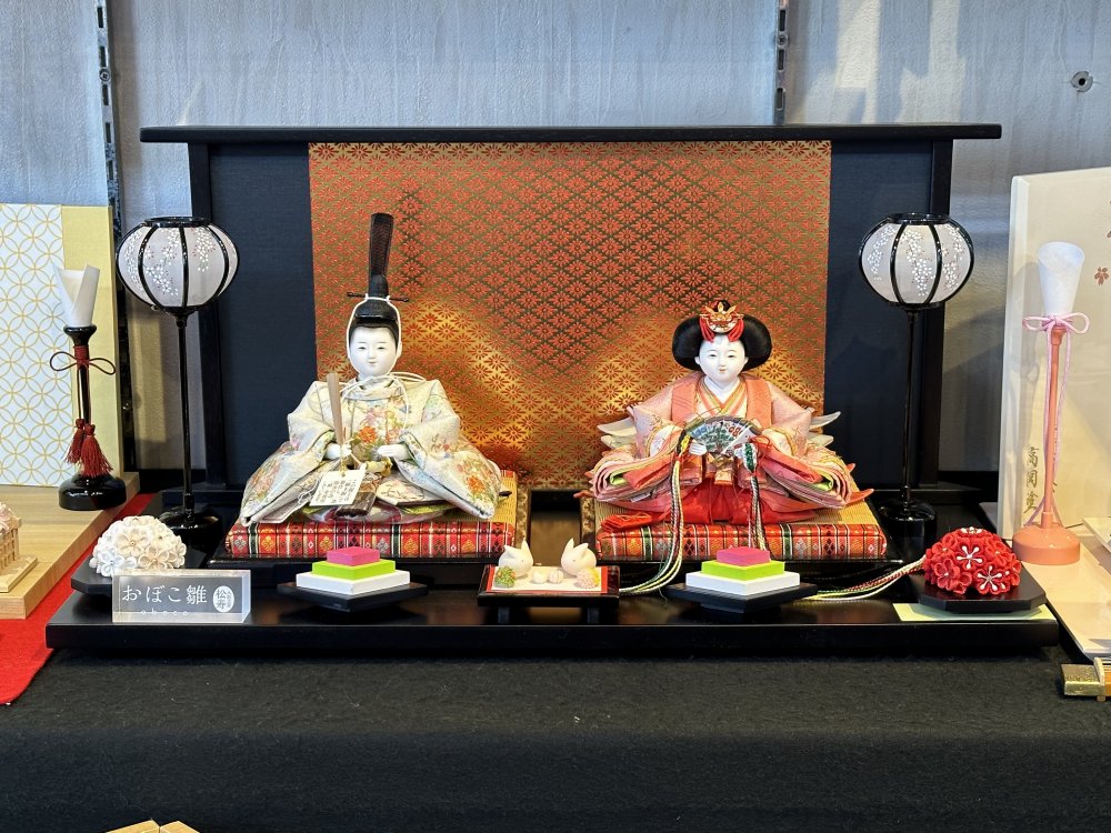 三寸<BR>おぼこ雛金彩京刺繍親王飾り