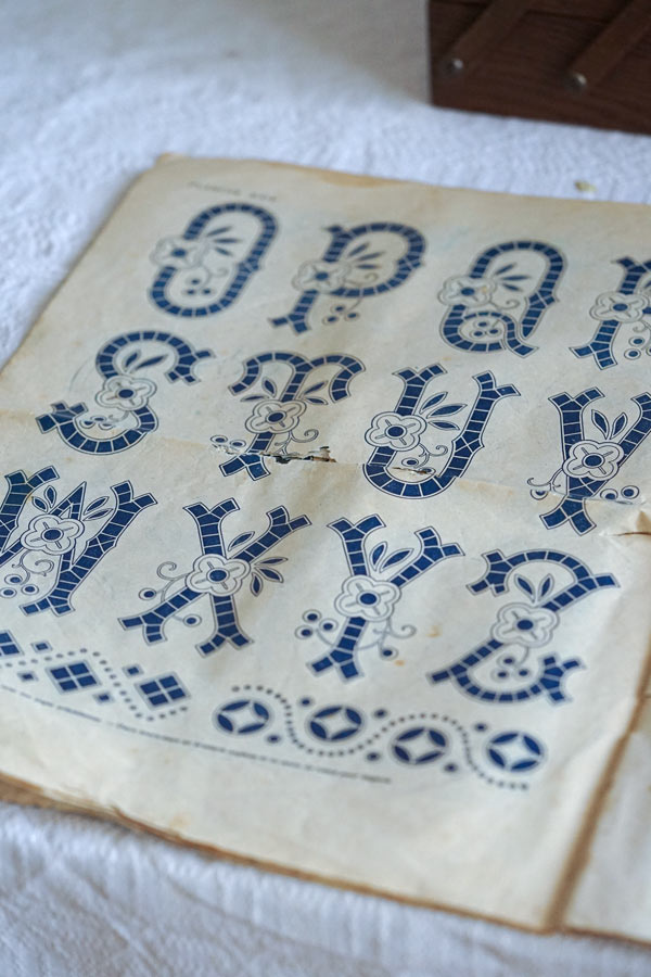 モノグラム刺繍好きさん必見フランスモノグラム刺繍図案集planche 32p Gh 268の通販 こよなくアンティーク