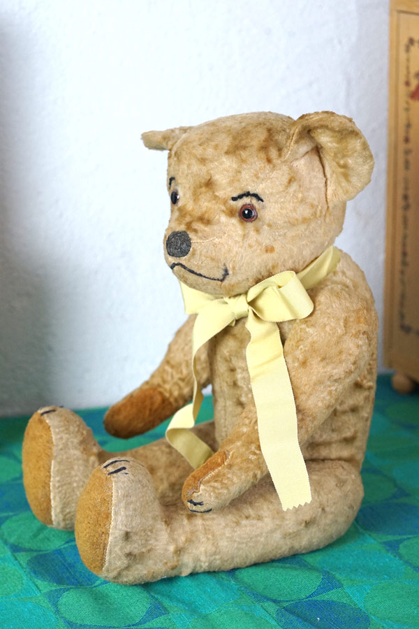 フランスの眉毛がチャームポイントのアンティークベア45cm gt-960の