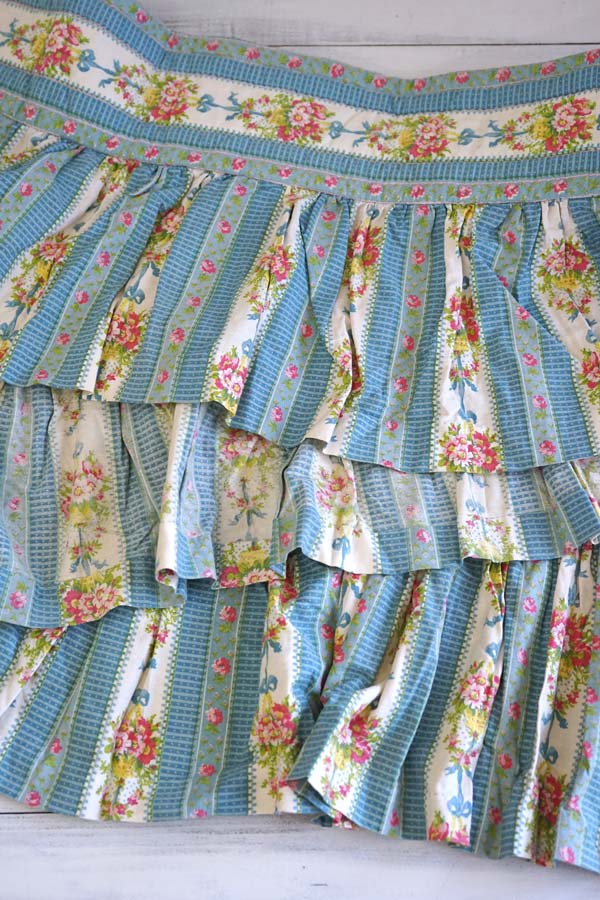 フランスアンティークガーランド柄のハンドメイドカーテン上飾り2枚＋