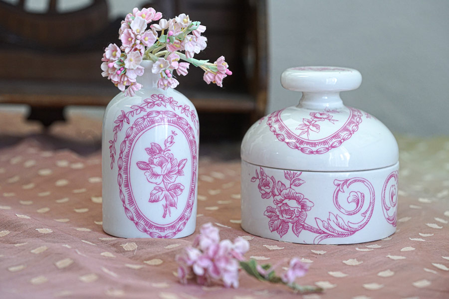 Porcelaine de Parisのピンク薔薇のジュエリーケースと香水瓶セット gc 