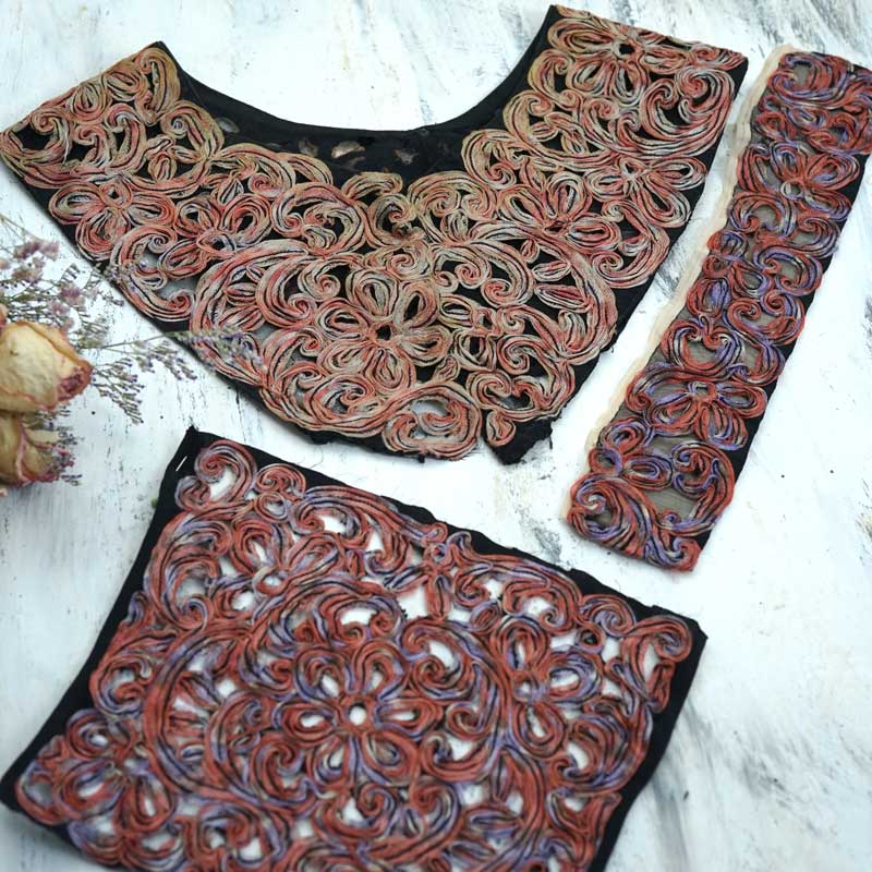 アンティークカットワーク刺繍のつけ襟とポケットチーフとカフスセット