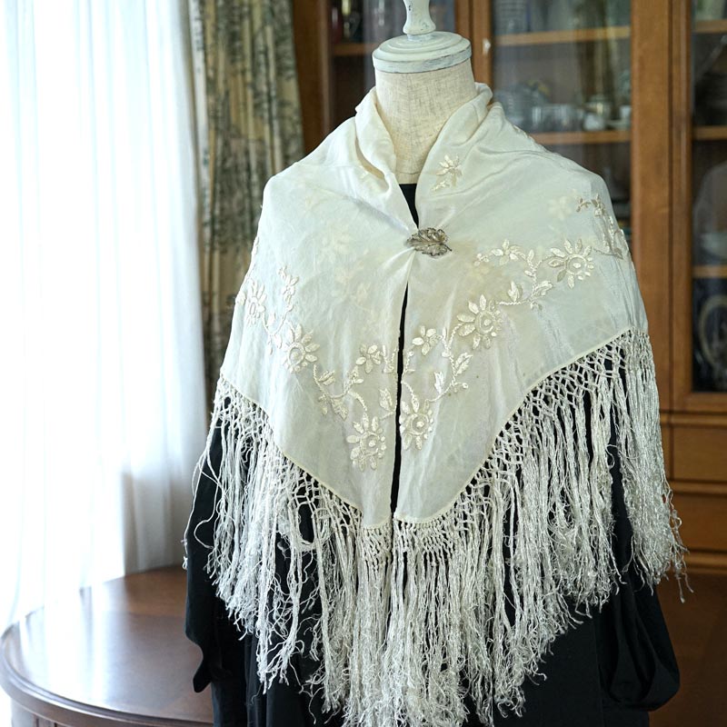 アンティーク 手刺繍 シルク シルクのハンキーケース 手刺繡 フランス