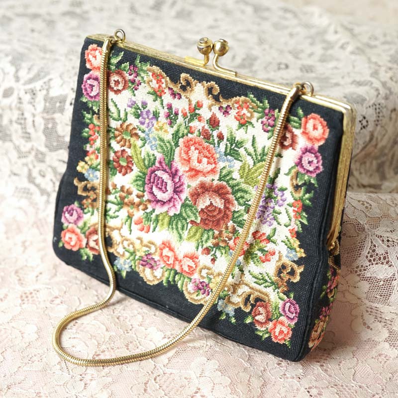 新品未使用プチポアン刺繍パーティーバック語らい