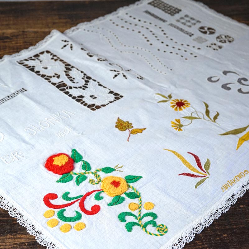 刺繍の国ハンガリーの刺繍サンプラー78×55cm 1930年代 ge-1016の