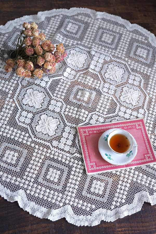 フィレレースのラウンド型マット80×76cm 1900年代頃 gla-1892の通販