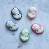 アクセサリー作りに最適 樹脂製カメオのアクセサリーパーツ4×3cm