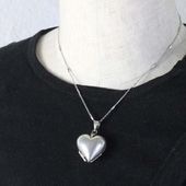 ����ƥ���������С��Υϡ��Ȥ���ĤФΥ������Фˤʤ�쥢�ʥ����å�2.5��2.5��1.1cm ga-1167