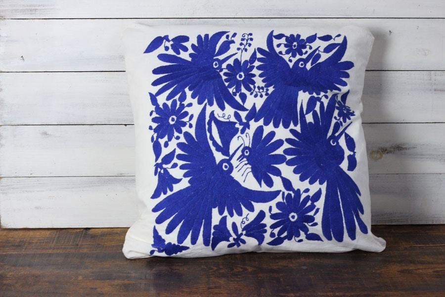 新品＊クッションカバー＊メキシコ刺繍＊ブルー×ホワイト＊メキシコ雑貨 新品＊クッションカバー＊メキシコ刺繍＊ブルー×ホワイト＊水色