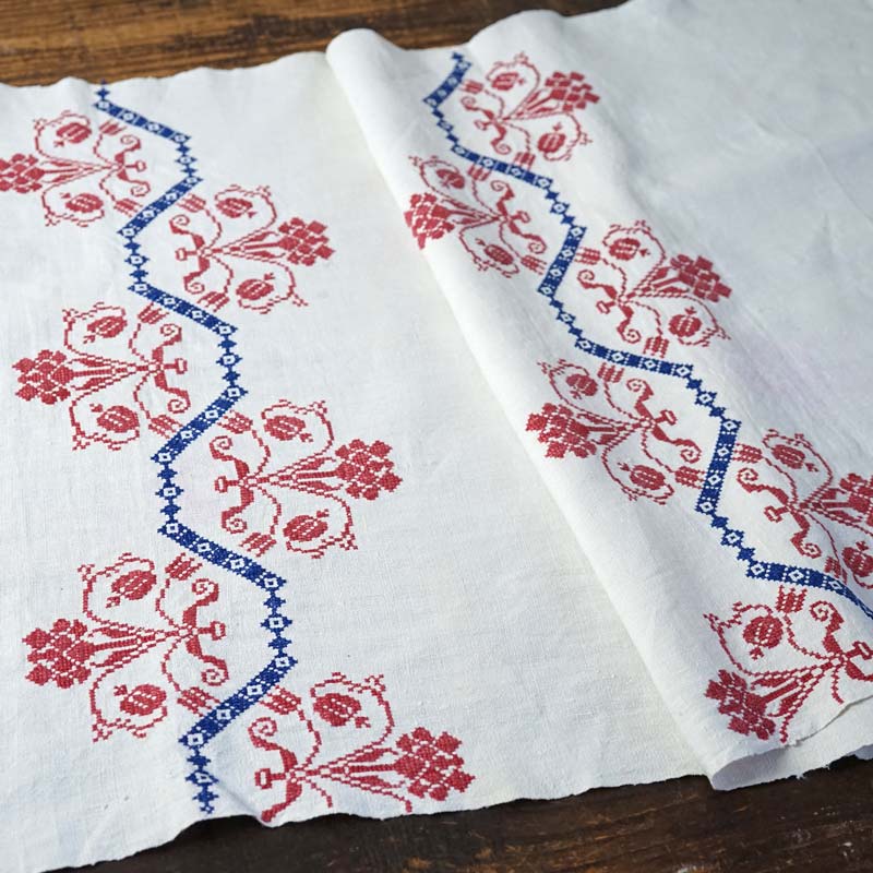 ハンガリー細かいクロスステッチ刺繍の美しいリネン50×110cm 1930年代