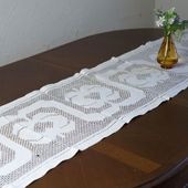 アンティークカットワーク　クロス フランスで見つけたアンティーククロス、お花のカットワークが