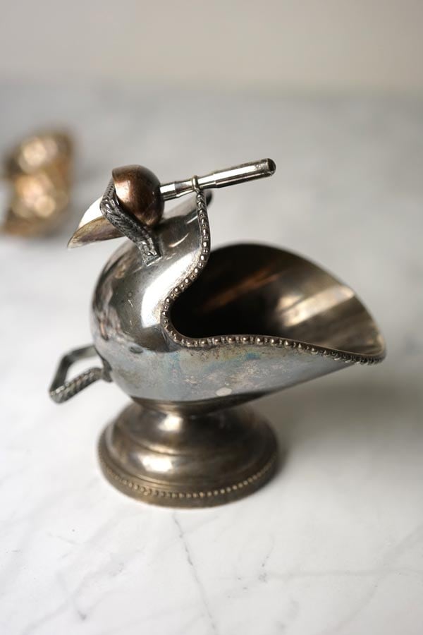 ヴィクトリアンのシルバープレートのシュガースカットル（シュガー入れ