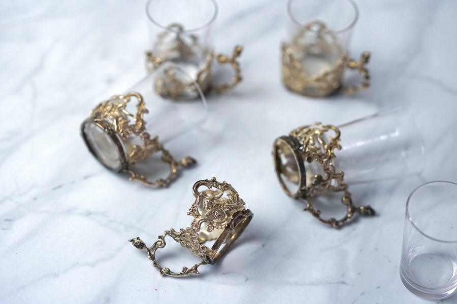 貴婦人を載せた銀の馬車：19世紀後期 アンティーク ショットグラス 5個