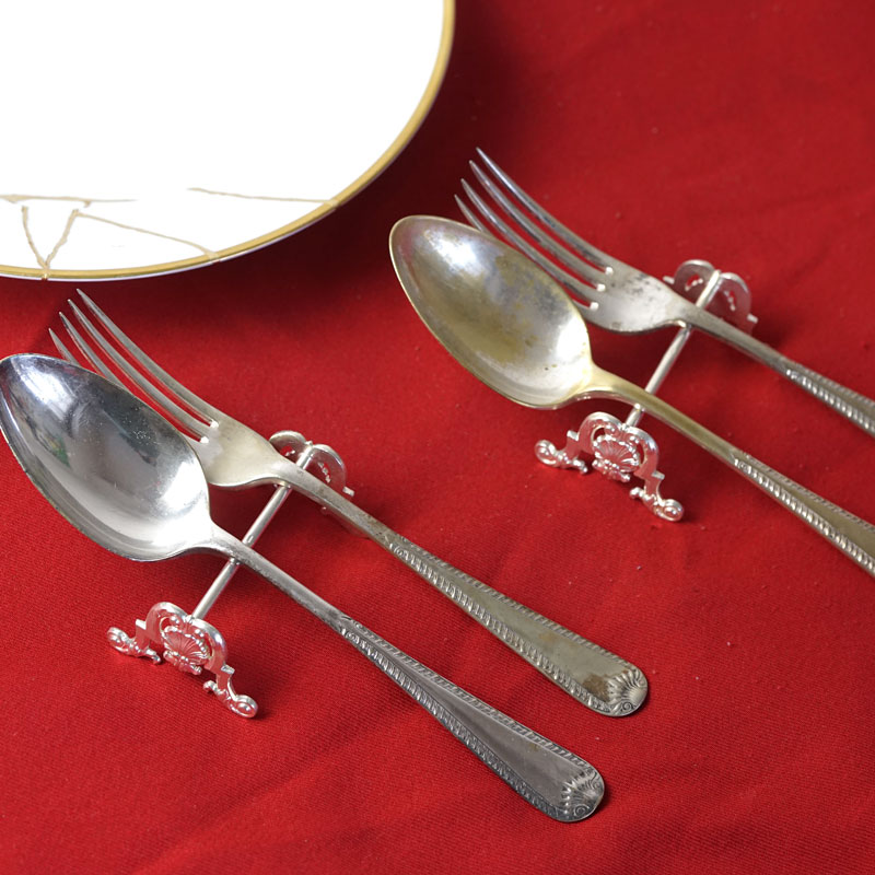 フランスのシルバープレートのナイフレストとカトラリーのペアセット