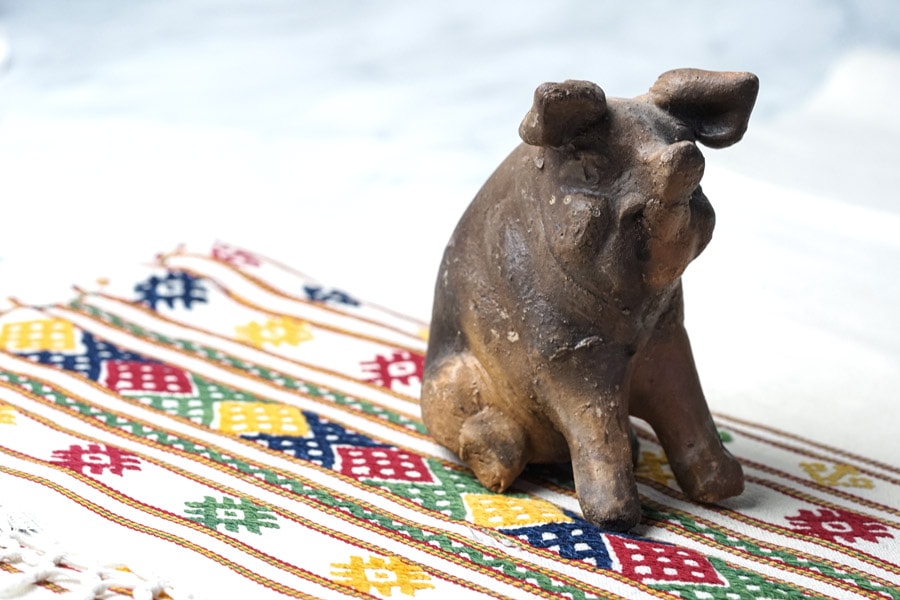 メキシコのミチュアカン焼きの豚の貯金箱W9.5×D6×H10.6cm gt-1137の