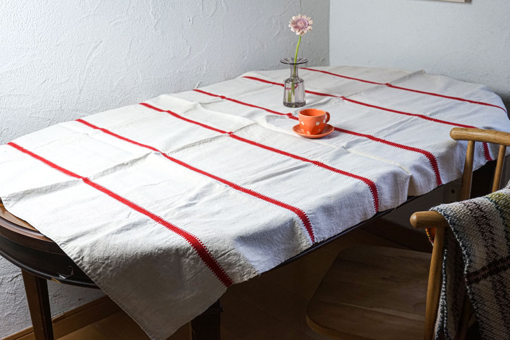1930年代 ハンガリー 手織りリネン 赤ラインのテーブルクロス
