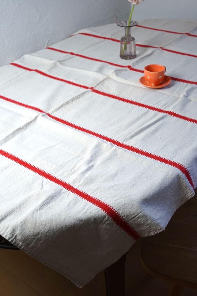 1930年代 ハンガリー 手織りリネン 赤ラインのテーブルクロス