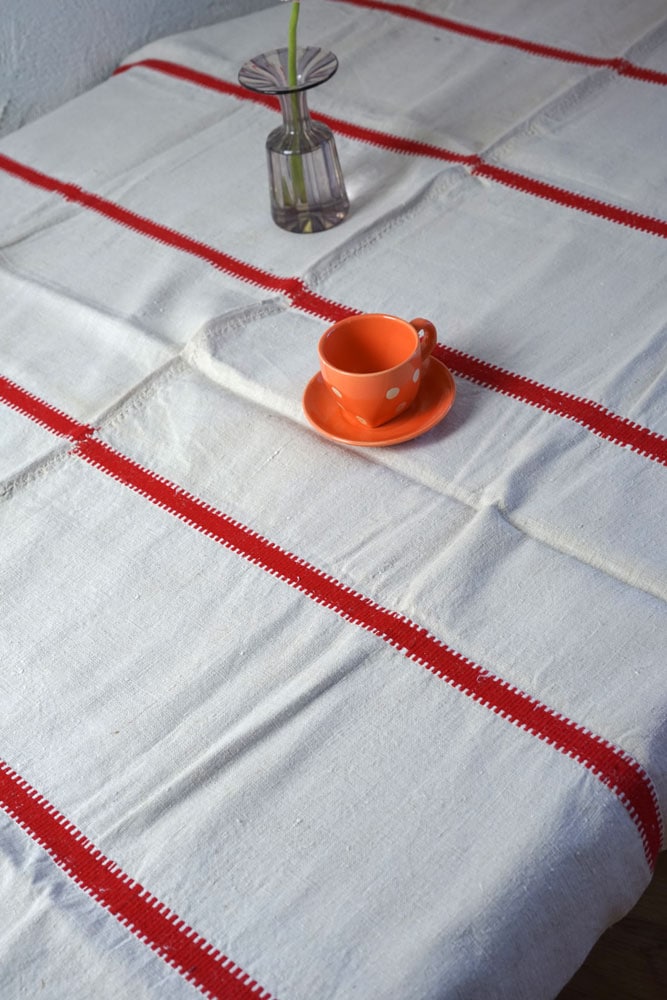 1930年代 ハンガリー 手織りリネン 赤ラインのテーブルクロス