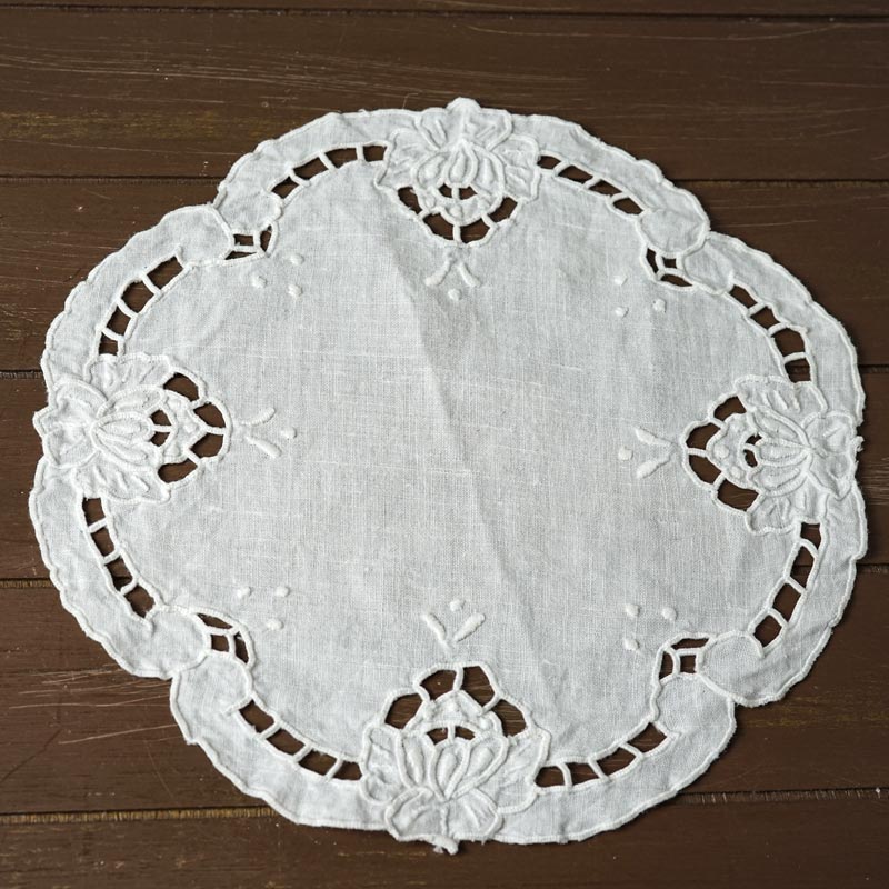 アンティークカットワーク刺繍のマット22.5cm ge-1205の通販｜こよなく
