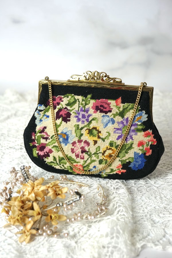 プチポワンバック　ニードルポイン 刺繍 アンティーク　モノクロ　ハンドバッグ ウィーンのミントコンディション プチポワンバッグ（コインケース付き
