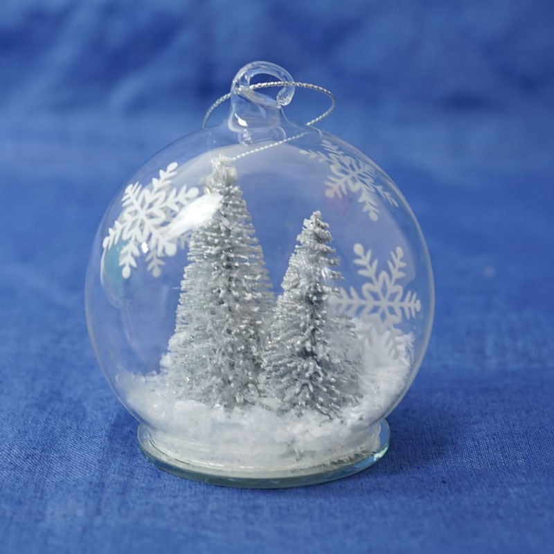 Liberty London雪降るクリスマスの情景 ガラスドームオーナメント W8cm