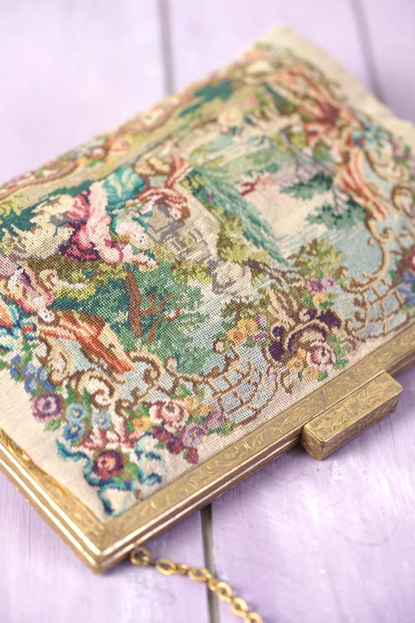 ベージュの宮廷柄のマイクロプチポワンバッグW16×H12.5cm gb-333