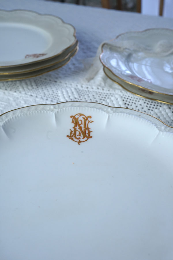 リモージュ アビランドLimoges Havilandのモノグラム入りコンポ