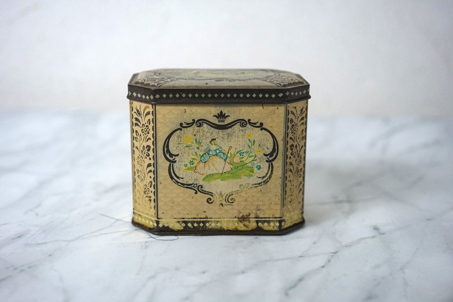 �����ꥹ�Υ���Υ���ǥ����Υƥ����W11.5��D7.7��H10cm 1940ǯ�庢 gk-655