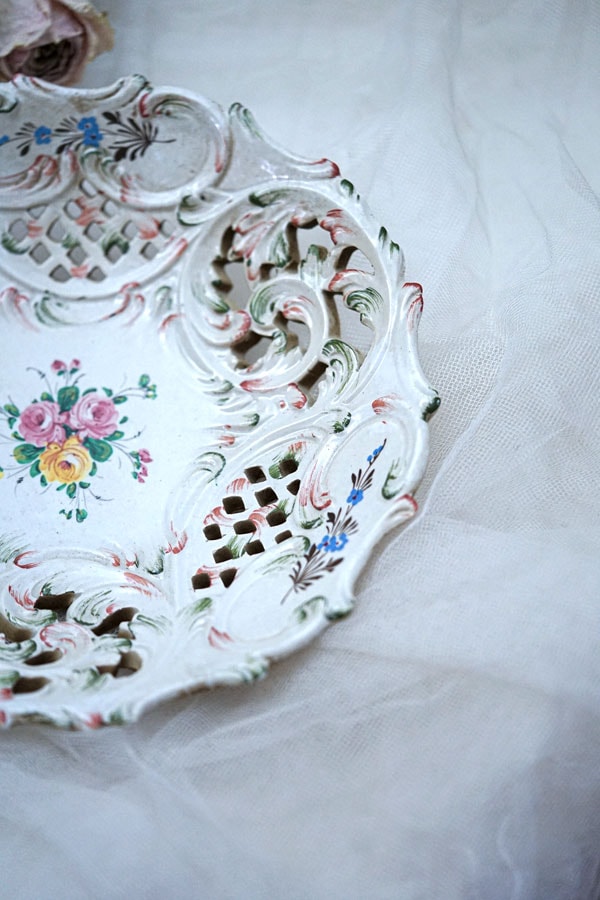 kazue　イタリー製　ヴィンテージ　スタンド式　灰皿　 花柄　ロココ調 kazue イタリー製 ヴィンテージ スタンド式 灰皿 花柄 ロココ調 灰皿