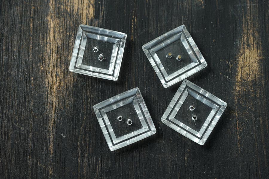 �ܥ���2��2��0.7cm4�ĥ��å� gbu-061