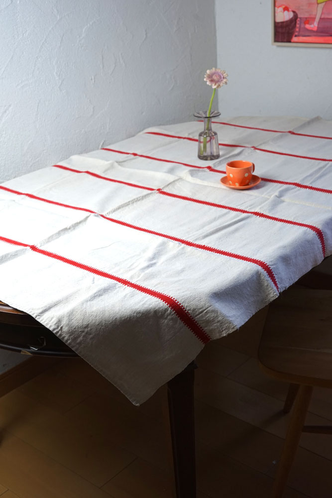 1930年代 ハンガリー 手織りリネン 赤ラインのテーブルクロス
