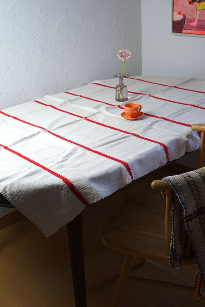 1930年代 ハンガリー 手織りリネン 赤ラインのテーブルクロス