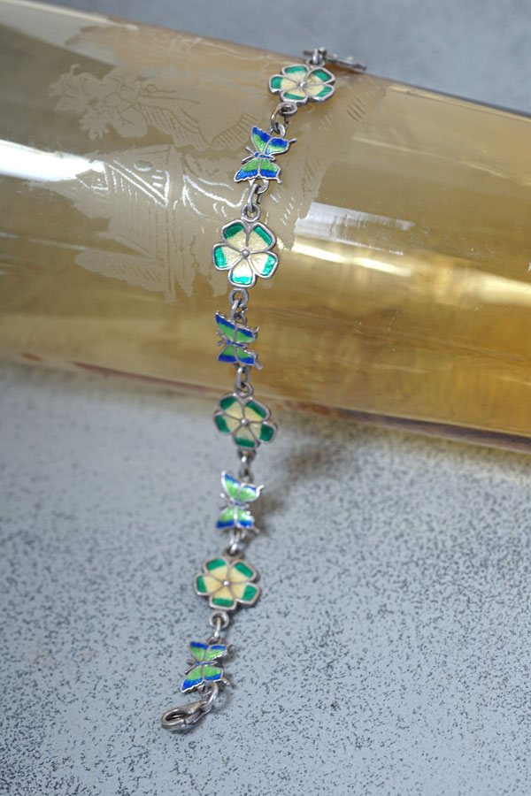 ヴィンテージ】メキシコシルバー980 エナメル（七宝） 花と蝶々の