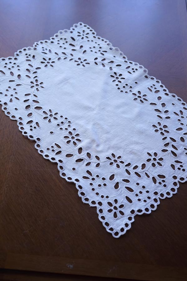 ��ͥ�˥�����åȻɽ��Υơ��֥�ޥå�47��31cm ge-1103