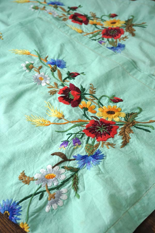 �ɽ��ι�ϥ󥬥꡼�Υ������륰�꡼��˽դΤ��֤Υơ��֥륯����129��118cm ge-1014