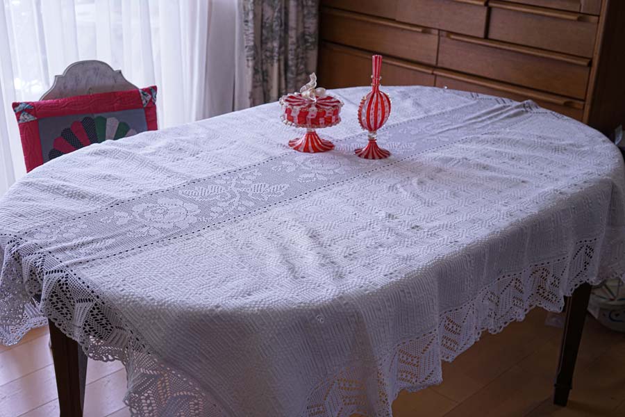 �ȥ�󥷥�Х˥��μ꿥�ȥ����å���졼���Υơ��֥륯����176��142cm gla-1895