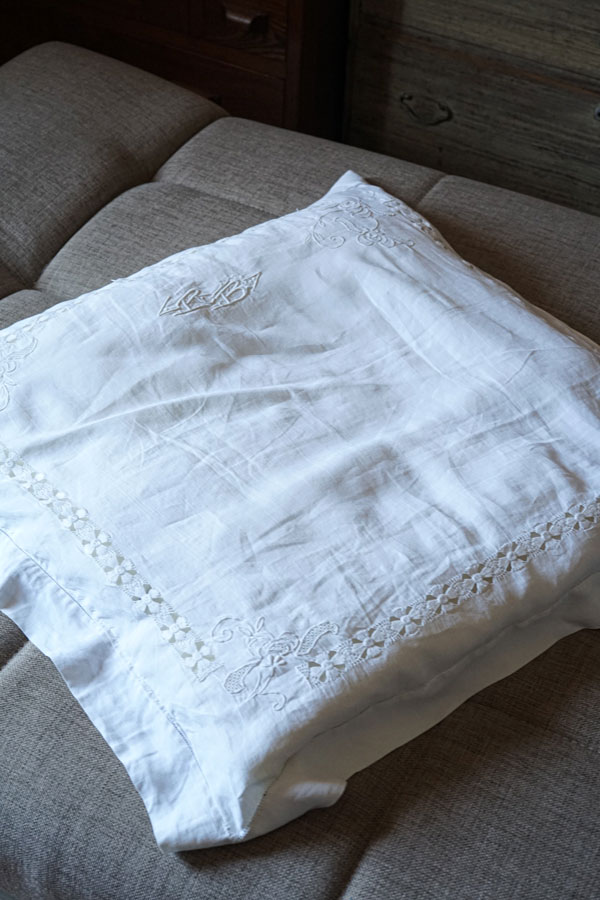 �����ꥹ�Υۥ磻�ȥ���ɽ���RB����ե��٥åȻɽ��Υ��å���󥫥С�75��72cm ge-1133