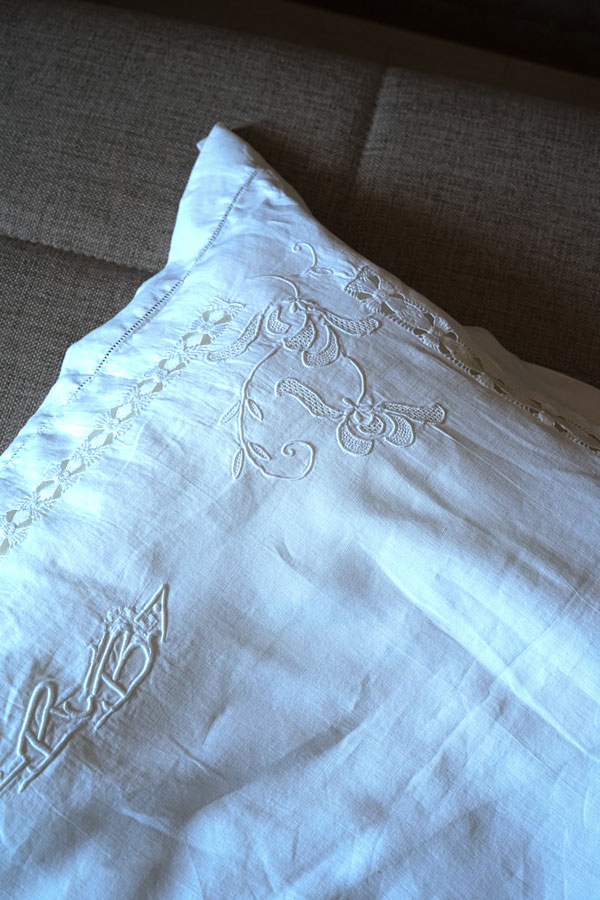 �����ꥹ�Υۥ磻�ȥ���ɽ���RB����ե��٥åȻɽ��Υ��å���󥫥С�75��72cm ge-1133