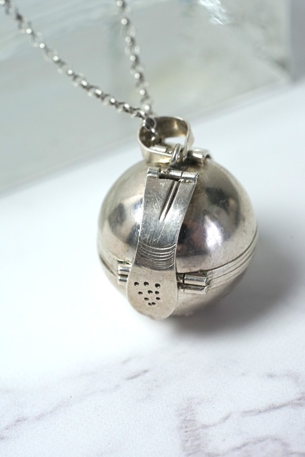 �ᥭ�����󥷥�С����뷿�����å�W2.9��D2.5��H2.8cm ga-1189