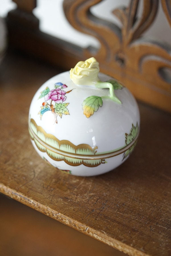 未使用近✨ヘレンド ヴィクトリア ボンボニエール 小物入れ アクセサリー蝶 花 未使用近✨ヘレンド ヴィクトリア ボンボニエール 小物入れ