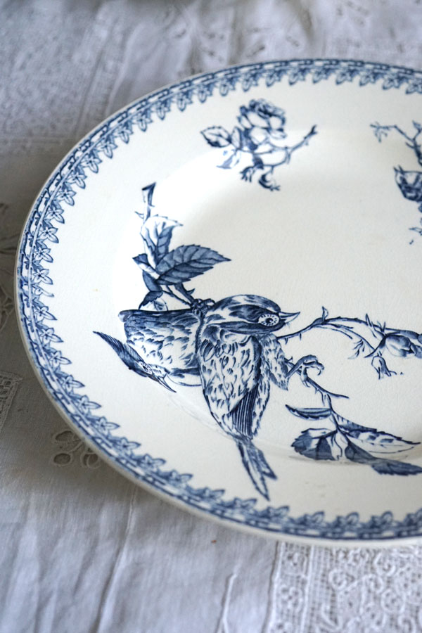 Vermont et Blanchet鳥の暮らしが描かれた大皿W30.5×H3.5cm gc-1137の