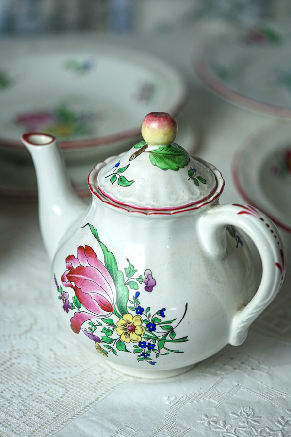 フランスのリュネビルK&Gの手描ボタニカルコーヒーポットW24×H20cm