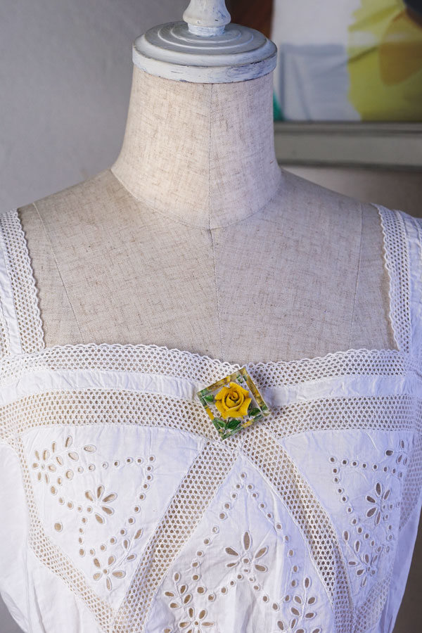 �����ꥹ�β������鯤��������롼�����ȥ֥�����1940ǯ�庢 3.4��3.4��0.7cm ga-1124