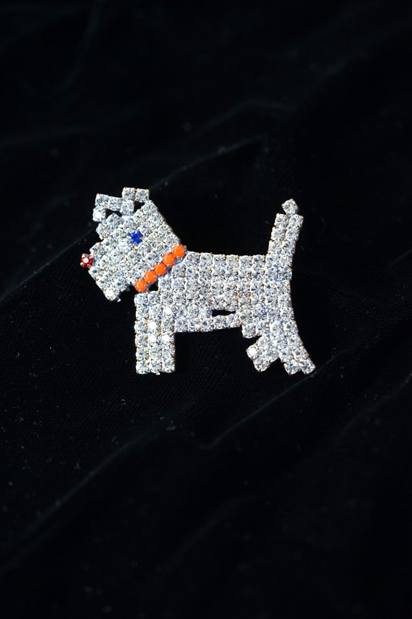 編み組細工　インテリア　飛行機　犬　アンティーク　中古　コレクション　プロペラ 1960s チェコガラス キラキラな犬のヴィンテージブローチ4.5×4cm ga